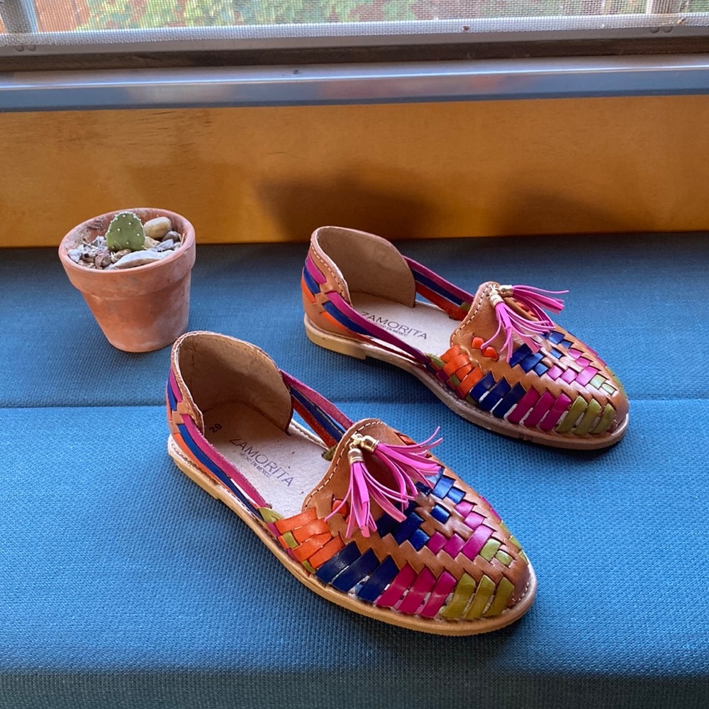 Girl’s huaraches size 11/12.